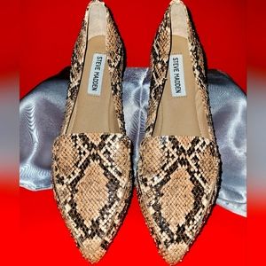 NWOT🔥Steve Madden Snake Skin Flats